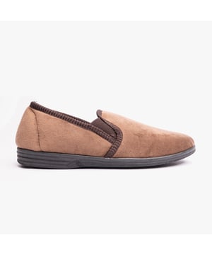 Jo &amp; Joe Jo &amp; Joe JAKE Mens Full Slippers Brown

 Upper Material: Synthetic

Lining Material: Warm Lined

Sole Material: Synthetic

Closure/Fastening: Slip-On

Features: Warm Lining

Toe Shape: Round

Shoe Width: Regular

Item Weight: 0.68 KG

Heel Height: Flat (Under 2.5cm)

Slipper Style: Full Slipper

Gift Boxed: No
Product Code: JAKE/BRN