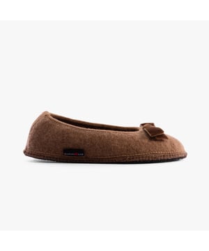 Haflinger Haflinger FIOCCO Womens Slippers Camel

 Upper Material: Polyester

Lining Material: Textile

Closure/Fastening: Slip-On

Features: Comfort,Breathable

Toe Shape: Round

Shoe Width: Regular

Item Weight: 0.6 KG

Heel Height: Flat (Under 2.5cm)

Slipper Style: Ballerina

Gift Boxed: No
Product Code: 623322-64