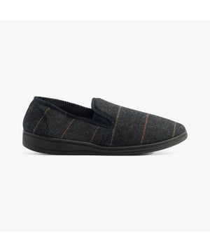 Jo &amp; Joe Jo &amp; Joe LAWRENCE Mens Slippers Navy

 Upper Material: Textile

Lining Material: Textile

Sole Material: Rubber

Closure/Fastening: Slip-On

Features: Comfort

Toe Shape: Round

Shoe Width: Regular

Item Weight: 0.6 KG

Heel Height: Flat (Under 2.5cm)

Slipper Style: Full Slipper

Gift Boxed: No
Product Code: LAWRENCE/NAVY