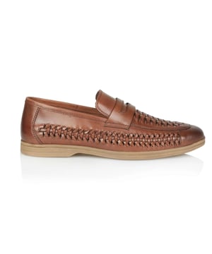 Silver Street London PERTH Mens Loafers Brown

 Upper Material: Leather

Lining Material: Textile

Sole Material: Rubber

Closure/Fastening: Slip-On

Features: Comfort

Toe Shape: Chisel/Almond

Shoe Width: Regular

Item Weight: 1.2 KG

Heel Height: Low (2.5-4.9cm)

Shoe Style: Loafer

Gift Boxed: No
Product Code: M825BR
