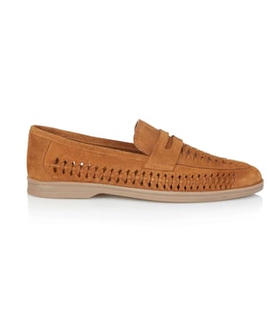 Silver Street London PERTH Mens Loafers Tan

 Upper Material: Suede

Lining Material: Textile

Sole Material: Rubber

Closure/Fastening: Slip-On

Features: Comfort

Toe Shape: Chisel/Almond

Shoe Width: Regular

Item Weight: 1.2 KG

Heel Height: Low (2.5-4.9cm)

Shoe Style: Loafer

Gift Boxed: No
Product Code: M828TN