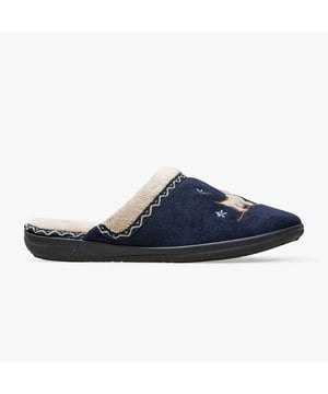 Padders Padders SCOTTY Womens (EE Fit) Mule Slippers Navy

 Upper Material: Textile

Lining Material: Textile

Sole Material: Rubber

Closure/Fastening: Slip-On

Features: Comfort,Warm Lining,Memory Foam,Lightweight

Toe Shape: Round

Shoe Width: Extra Wide

Item Weight: 0.6 KG

Heel Height: Flat (Under 2.5cm)

Slipper Style: Mule

Gift Boxed: No
Product Code: 479/24