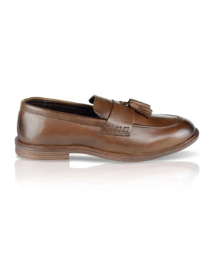 Silver Street London CHARLESTON Mens Loafers Brown

 Upper Material: Suede

Lining Material: Textile

Sole Material: Rubber

Closure/Fastening: Slip-On

Features: Comfort

Toe Shape: Chisel/Almond

Shoe Width: Regular

Item Weight: 1.2 KG

Heel Height: Low (2.5-4.9cm)

Shoe Style: Loafer

Gift Boxed: No
Product Code: Q202BR