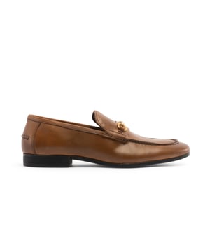 Silver Street London RICHMOND Mens Loafers Tan

 Upper Material: Leather

Lining Material: Textile

Sole Material: Rubber

Closure/Fastening: Slip-On

Features: Comfort

Toe Shape: Chisel/Almond

Shoe Width: Regular

Item Weight: 1.2 KG

Heel Height: Low (2.5-4.9cm)

Shoe Style: Loafer

Gift Boxed: No
Product Code: Q238TN