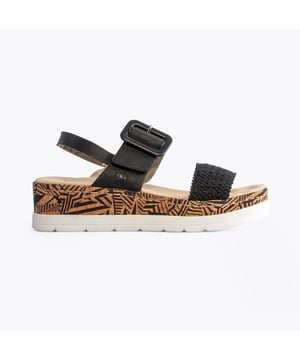 Rieker V3950-00 Womens Sandals Black

 Upper Material: Synthetic

Lining Material: Textile

Sole Material: Synthetic

Closure/Fastening: Buckle

Features: Comfort,Breathable

Heel Type: Platform

Shoe Width: Relaxed

Item Weight: 1 KG

Heel Height: Medium (5-7.4cm)

Sandal Style: Sandals

Gift Boxed: No
Product Code: V3950-00
