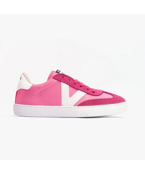 Victoria BERLIN SPLIT LEATHER &amp; NYLON Womens Trainers Fucsia

 Upper Material: Leather/Textile

Lining Material: Textile

Sole Material: PVC

Closure/Fastening: Lace-Up

Features: Comfort

Toe Shape: Round

Shoe Width: Regular

Item Weight: 1 KG

Heel Height: Flat (Under 2.5cm)

Shoe Shaft Height: Low Top

Trainer Style: Casual

Gift Boxed: No
Product Code: 1126193/FUCSIA