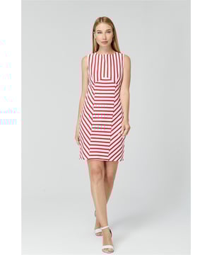 Die sorgfältig gestaltete Openwear-Kollektion von Homestore wurde entwickelt, um Ihren modernen und eleganten Stil bestmöglich zu unterstreichen. Unsere Produkte verbinden Raffinesse mit Komfort und bestehen aus hochwertigen Stoffen, die sich ideal für den Alltag oder besondere Anlässe eignen. Mit ihrer atmungsaktiven und leichten Struktur sind diese Designs für jede Jahreszeit geeignet und bieten vielseitige Styling-Möglichkeiten, wodurch sie zu einem unverzichtbaren Bestandteil Ihrer Garderobe werden.

Homestore verleiht der Modewelt mit seiner Liebe zum Detail und zeitlosen Designs eine einzigartige Note. Unsere Produkte sind mit eleganten Schnitten, modernen Linien und Langlebigkeit gefertigt, um den Stil jeder Frau perfekt zu ergänzen. Von klassisch bis modern bieten diese Stücke Komfort und Ästhetik in einem.