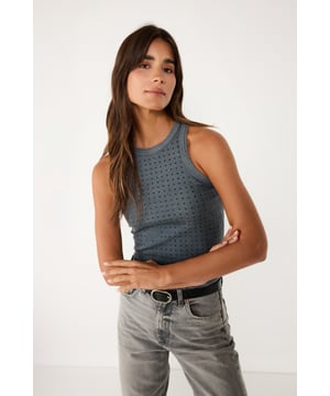 Nomatter-What bietet eine Kollektion für starke, einzigartige und stilbewusste Frauen. Hochwertige Stoffe und moderne Designs vereinen Komfort und Eleganz für jeden Anlass. Ob Alltag oder besondere Events – unsere Liebe zum Detail macht den Unterschied. Entdecken Sie zeitlose Ästhetik mit femininen Akzenten und heben Sie Ihren Stil auf ein neues Level. Mit "Nomatter-What" finden Sie die perfekte Kombination aus Ausdrucksstärke und Eleganz.