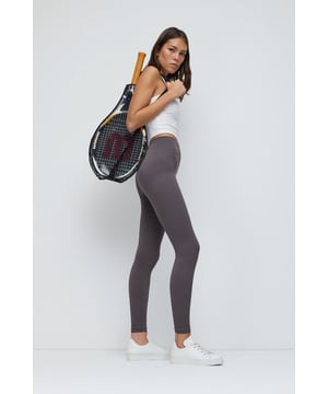 Nomatter-What bietet eine Kollektion für starke, einzigartige und stilbewusste Frauen. Hochwertige Stoffe und moderne Designs vereinen Komfort und Eleganz für jeden Anlass. Ob Alltag oder besondere Events – unsere Liebe zum Detail macht den Unterschied. Entdecken Sie zeitlose Ästhetik mit femininen Akzenten und heben Sie Ihren Stil auf ein neues Level. Mit "Nomatter-What" finden Sie die perfekte Kombination aus Ausdrucksstärke und Eleganz.