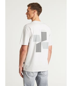Das Kore ist ein Loose-Fit-T-Shirt mit einem Artwork-Backprint. Versehen mit dem charakteristischen Comma-Badge auf der Brust.