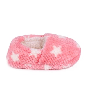 Totes Isotoner Totes Isotoner PINK STAR Kids Back Slippers Pink

 Upper Material: Polyester

Lining Material: Polyester

Sole Material: TPR

Closure/Fastening: Slip-On

Features: Warm Lining,Comfort,Breathable

Toe Shape: Round

Shoe Width: Regular

Item Weight: 0.2 KG

Heel Height: Flat (Under 2.5cm)

Slipper Style: Full Slipper

Gift Boxed: No
Product Code: 3146FGPN