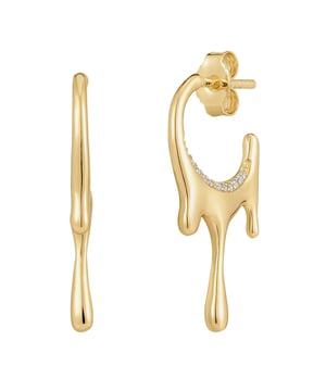 Do you love unusual jewelry with a touch of extravagance? Then these breathtaking stud earrings from Glanzstücken München are a must-have for your jewelry box. The highly polished stud earrings made of 925 sterling silver and refined with 14 carat yellow gold plating present themselves in a unique teardrop shape. Sparkling zirconia with a precise diamond cut decorate the stud earrings and make your earlobes shine. The practical plug-in closure ensures the best wearing comfort and is easy to open and close. These stud earrings are the perfect choice for modern, elegant looks and add stylish accents to any occasion!