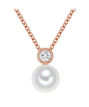 Femininity staged in a modern way-this extravagant necklace trailer combination by Valero Pearls cannot be described more aptly. The ultrafine anchor chain members made of rose -gilded 925 sterling silver nestle almost weightlessly on the neck game and are still solid enough to keep the imposing trailer. This impresses visually through its feminine curves, which are generated by the use of a rounded zirconia crystal in frame and the freshwater breeding pearl stored below. This shows glitter and glamor in their most desirable form.