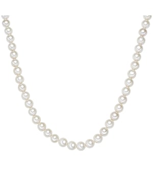 Did you know that the first bred pearls were created in China in the 5th century AD? Today the quality of the freshwater breeding breeds is so high that the small treasures can hardly be distinguished from their relatives from the salt water. For this enchanting pearl chain of the Valero Pearl label, only the most beautiful specimens are handpicked and raised on pearl silk, perfectly rounded and with brilliant shine. The length of 60 cm is suitable for wearing via submarine cutouts, turtleneck and blouses. The magnetic closure is practical from a start -up, rhodium -plated 925 sterling silver.