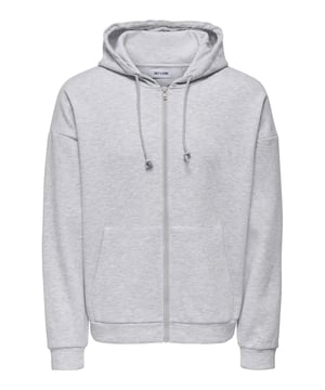 Diese Kapuzensweatjacke von Only & Sons ist der perfekte Begleiter für den Alltag. Mit ihrem normalen Schnitt und der angenehmen Passform bietet sie ein entspanntes Tragegefühl. Die Kapuze mit Tunnelzug sorgt für eine individuelle Anpassung, während der durchgehende Reißverschluss ein einfaches An- und Ausziehen ermöglicht. In den seitlichen Eingrifftaschen lassen sich kleine Essentials bequem verstauen. Gefertigt aus hochwertigen Materialien, bietet diese Jacke nicht nur hohen Tragekomfort, sondern auch eine lange Lebensdauer. Perfekt für lässige Streetwear-Outfits oder entspannte Tage zu Hause!