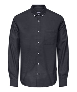 Das Langarmhemd von Only & Sons ist die perfekte Wahl für stilbewusste Männer, die Wert auf Qualität und Komfort legen. Mit seiner Slim Fit Passform betont es die Figur, ohne einzuengen, und sorgt für eine moderne, elegante Silhouette. Der Button-Down-Kragen verleiht dem Hemd eine klassische Note und ermöglicht vielseitige Styling-Optionen – ob offen für einen lässigen Look oder geschlossen unter einem Sakko für einen formellen Anlass. Die durchgehende Knopfleiste erleichtert das An- und Ausziehen, während die 1-Knopf-Manschetten für eine dezente, stilvolle Optik sorgen. Dank der hochwertigen Materialzusammensetzung fühlt sich das Hemd angenehm weich auf der Haut an und bietet den ganzen Tag über optimalen Tragekomfort. Es ist atmungsaktiv, strapazierfähig und pflegeleicht – ideal für den Alltag, das Büro oder besondere Anlässe. Ob mit Jeans für einen entspannten Freizeitlook oder mit Chinos für ein elegantes Outfit – dieses zeitlose Hemd lässt sich vielseitig kombinieren und ist ein absolutes Must-have für jede Garderobe.