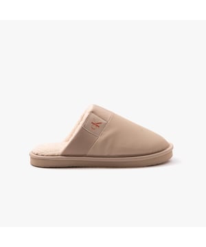 Calvin Klein Calvin Klein Jeans HOME CLOG SURFACES Mens Slippers Taupe

 Upper Material: Textile

Lining Material: Fabric

Sole Material: EVA

Closure/Fastening: Slip-On

Features: Lightweight

Toe Shape: Round

Shoe Width: Relaxed

Item Weight: 0.5 KG

Heel Height: Flat (Under 2.5cm)

Slipper Style: Mule
Product Code: YM0YM007580HH