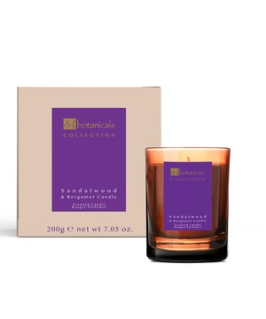 Deleita tus sentidos con esta lujosa vela, elaborada con maestría para crear una atmósfera serena en cualquier espacio. Infundida con las encantadoras fragancias de bergamota y sándalo, promueve la relajación y la tranquilidad. Ingredientes clave como el acetato de linalilo y el linalool ofrecen propiedades calmantes, mientras que la cumarina añade un toque de calidez y dulzura. La armoniosa mezcla de fragancias no solo eleva tu estado de ánimo, sino que también transforma tu entorno en un refugio pacífico, convirtiéndola en la adición perfecta a tus rituales de autocuidado. Disfruta de la suave sinfonía de la naturaleza mientras la vela arde, llenando tu hogar con su delicioso aroma.
