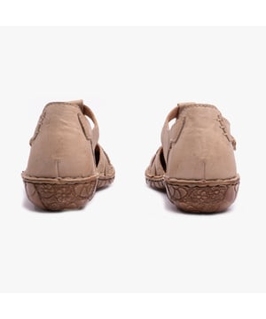 Estas sandalias están fabricadas por nosotroscon piel nobuk muy duraderas. La práctica cremallera sirve para una sujeción firme en las sandalias. Un método de producción esencial para nuestros zapatos es el cosido preciso a mano. Gracias al ancho G estas sandalias ofrecen gran amplitud para los pies normales. Vayas a donde vayas, disfruta de tu caminar con tranquilidad