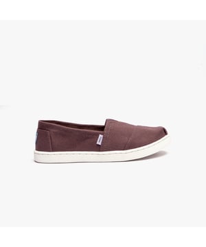 TOMS ALPARGATA Kids Shoes Grey

 Upper Material: Canvas

Lining Material: Unlined

Sole Material: Synthetic

Closure/Fastening: Slip-On

Features: Comfort

Shoe Width: Wide

Item Weight: 0.999 KG

Heel Height: Flat (Under 2.5cm)

Shoe Style: Casual
Product Code: 10010528