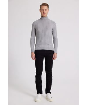 Als führendes Unternehmen in der Herrenmode bringt DS Damat weiterhin Qualität und Komfort in jeden Kleiderschrank. Entdecken Sie zeitlose Designs, die mit Liebe zum Detail gefertigt wurden und perfekt für sowohl lässige als auch formelle Anlässe sind. Heben Sie Ihren Stil mit der Premium-Auswahl von DS Damat auf ein neues Level und vereinen Sie Raffinesse und alltäglichen Komfort. Fügen Sie noch heute DS Dam