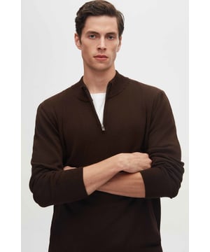 DS Damat, een pionier in herenmode, blijft kwaliteit en comfort brengen in de garderobe van elke man. Ontdek tijdloze designs met oog voor detail, geschikt voor zowel casual als formele gelegenheden. Verhef je stijl met DS Damat's hoogwaardige collectie, waar elegantie en dagelijks comfort samenkomen. Voeg DS Damat toe aan je garderobe en ervaar het verschil in kwaliteit en klasse.