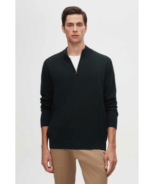 DS Damat, een pionier in herenmode, blijft kwaliteit en comfort brengen in de garderobe van elke man. Ontdek tijdloze designs met oog voor detail, geschikt voor zowel casual als formele gelegenheden. Verhef je stijl met DS Damat's hoogwaardige collectie, waar elegantie en dagelijks comfort samenkomen. Voeg DS Damat toe aan je garderobe en ervaar het verschil in kwaliteit en klasse.