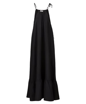 Replay Sommerkleider bieten einen luftigen, modernen Look für warme Tage. Mit leichten, hochwertigen Materialien und stilvollen Designs sorgen sie für Komfort und Eleganz. Ideal für den Alltag oder besondere Anlässe, verleihen sie jedem Outfit eine frische, feminine Note.