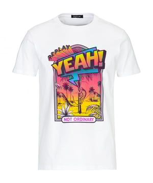 Das Replay T-Shirt vereint Komfort mit trendigem Design. Mit seinem klassischen Schnitt und markentypischen Details ist es vielseitig einsetzbar – perfekt für einen lässigen Alltagslook oder als Statement-Teil. Es bietet einen hohen Tragekomfort und passt zu nahezu jedem Outfit.