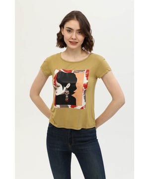 Die sorgfältig gestaltete Openwear-Kollektion von Homestore wurde entwickelt, um Ihren modernen und eleganten Stil bestmöglich zu unterstreichen. Unsere Produkte verbinden Raffinesse mit Komfort und bestehen aus hochwertigen Stoffen, die sich ideal für den Alltag oder besondere Anlässe eignen. Mit ihrer atmungsaktiven und leichten Struktur sind diese Designs für jede Jahreszeit geeignet und bieten vielseitige Styling-Möglichkeiten, wodurch sie zu einem unverzichtbaren Bestandteil Ihrer Garderobe werden.

Homestore verleiht der Modewelt mit seiner Liebe zum Detail und zeitlosen Designs eine einzigartige Note. Unsere Produkte sind mit eleganten Schnitten, modernen Linien und Langlebigkeit gefertigt, um den Stil jeder Frau perfekt zu ergänzen. Von klassisch bis modern bieten diese Stücke Komfort und Ästhetik in einem.