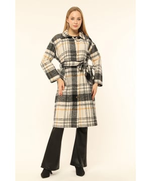 Die sorgfältig gestaltete Openwear-Kollektion von Homestore wurde entwickelt, um Ihren modernen und eleganten Stil bestmöglich zu unterstreichen. Unsere Produkte verbinden Raffinesse mit Komfort und bestehen aus hochwertigen Stoffen, die sich ideal für den Alltag oder besondere Anlässe eignen. Mit ihrer atmungsaktiven und leichten Struktur sind diese Designs für jede Jahreszeit geeignet und bieten vielseitige Styling-Möglichkeiten, wodurch sie zu einem unverzichtbaren Bestandteil Ihrer Garderobe werden.

Homestore verleiht der Modewelt mit seiner Liebe zum Detail und zeitlosen Designs eine einzigartige Note. Unsere Produkte sind mit eleganten Schnitten, modernen Linien und Langlebigkeit gefertigt, um den Stil jeder Frau perfekt zu ergänzen. Von klassisch bis modern bieten diese Stücke Komfort und Ästhetik in einem.