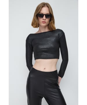 Nomatter-What biedt een kledingcollectie voor sterke, unieke en stijlvolle vrouwen. Met hoogwaardige stoffen en moderne designs staan onze items garant voor comfort en elegantie. Of het nu dagelijks gebruik of een speciale gelegenheid is, onze oog voor detail maakt het verschil. Ontdek tijdloze esthetiek met vrouwelijke accenten en til je stijl naar een hoger niveau. Met "Nomatter-What" druk je jezelf uit op een stijlvolle en unieke manier.