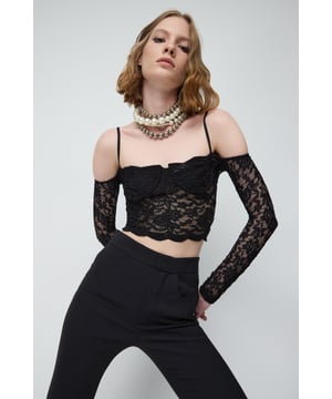 Nomatter-What biedt een kledingcollectie voor sterke, unieke en stijlvolle vrouwen. Met hoogwaardige stoffen en moderne designs staan onze items garant voor comfort en elegantie. Of het nu dagelijks gebruik of een speciale gelegenheid is, onze oog voor detail maakt het verschil. Ontdek tijdloze esthetiek met vrouwelijke accenten en til je stijl naar een hoger niveau. Met "Nomatter-What" druk je jezelf uit op een stijlvolle en unieke manier.