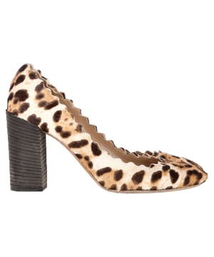 VINTAGE, RRP AS NEW
 The Chloé Leopard Scallop Pumps in brown pony hair are a bold yet elegant footwear choice that combines luxury with a touch of playful sophistication. Crafted from premium pony hair, these pumps feature a striking leopard print design that adds a wild, fashion-forward element to any outfit. The scalloped edges offer a feminine, delicate touch, while the sleek heel provides the perfect height for both day and evening wear. These pumps are ideal for making a statement while maintaining timeless elegance.

Styling Tip:
Pair the Chloé Leopard Scallop Pumps with a simple black dress or a tailored midi skirt for a chic, balanced look. The bold leopard print adds a fun element, so keep the rest of your outfit neutral to let the shoes stand out. They also look great with cropped trousers or high-waisted jeans for a stylish, casual outfit with a refined edge. These pumps are perfect for transitioning from day to night, adding a bold yet sophisticated flair to any ensemble.

Chloé Leopard Scallop Pumps in Brown Pony Hair

Condition: Very good
Signs of wear: Minor markings,  Very light mark at soles.
Packaging: None
Color: Brown
Material: Pony hair
Size: EU | 38.5
Measurements: Heel height: 90; Insole length: 220
SKU: NAPPUGBSH457160W
