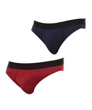 De Sensitive Bamboo 2-pack herenonderbroeken zijn ontworpen voor degenen die comfort, stijl en een perfecte anatomische pasvorm waarderen. Met natuurlijke materialen en functionele details bieden ze een unieke draagervaring die zachtheid en ondersteuning combineert.

 Kenmerken:

 - De mix van bamboe en elastaan zorgt voor een ultra zachte en zijdeachtige aanraking met de huid, perfect voor een gevoelige huid.
 - Herenonderbroeken met hypoallergene en antibacteriële eigenschappen die je de hele dag fris houden en irritatie voorkomen.
 - Boxershorts met een elastische tailleband met het merklogo, ontworpen voor een veilige, merkvrije pasvorm met een vleugje moderne stijl.
 - Anatomische voorkant die zorgt voor meer ondersteuning en comfort, perfect aangepast aan de mannelijke anatomie.
 - Herenonderbroeken met platte, versterkte naden die duurzaamheid en comfort garanderen, waardoor wrijving wordt geëlimineerd, zelfs op dagen van langdurig gebruik.
 - Slank design en ademende stof reguleren de lichaamstemperatuur en houden de huid koel en droog.

 De Sensitive Bamboo herenonderbroeken in 2-pack vallen niet alleen op door hun comfort en anatomische ondersteuning, maar ook door hun inzet voor duurzaamheid dankzij het gebruik van milieuvriendelijke materialen. Een perfecte keuze voor mannen die kwaliteit, ondersteuning en stijl zoeken in hun dagelijkse ondergoed.
 Samenstelling: 93% Viscose, 7% Elastaan
 Zorg:
- Wassen op max. temperatuur van 30º.
 - Nietbleken.
 - Geen droger gebruiken.
 - Niet strijken.
 - Niet chemisch reinigen.