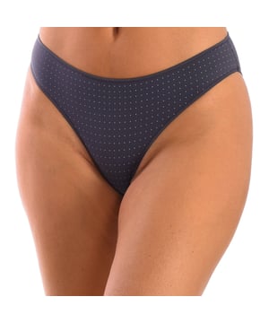GRETA BIKINI

De GRETA bikini onderzijde, gemaakt van zachte microvezel, biedt een ideale combinatie van comfort en stijl. Perfect voor dagelijks gebruik, zorgt de ademende stof voor frisheid en comfort de hele dag door. De bikini-snits zorgt voor een flatterend silhouet en een onbeperkte pasvorm. Ideaal voor vrouwen die op zoek zijn naar een functioneel en modern ondergoed, is het GRETA-model een essentiële en veelzijdige optie, die duurzaamheid, zachtheid en een veilige pasvorm op elke gelegenheid garandeert.
Samenstelling: 84% polyamide - 16% elastaan.
Onderhoud:
Handwas met koud water.
Gebruik neutrale zeep.
Niet bleken.
Spoelen zonder te draaien.
Strijken alleen de niet-elastische delen.