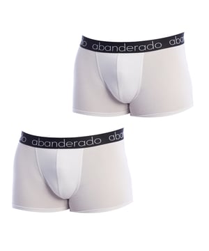 Este pack de bóxers para hombres de la marca Abanderado combina comodidad, ajuste y diseño funcional para el uso diario. Hechos de materiales de alta calidad, ofrecen suavidad y transpirabilidad para una sensación de confort que perdura.

Detalles:
- Ajuste slim.
- Refuerzo en la parte delantera para mayor soporte y comodidad.
- Fabricados con tejido de algodón con un toque de elasticidad para garantizar libertad de movimiento.
- Cintura elástica con logo de la marca 'Abanderado' en contraste.
- Diseño anatómico.

Este pack de bóxers para hombres es una opción ideal para aquellos que buscan ropa interior masculina que combine comodidad, estilo y durabilidad. Su tejido transpirable y ajuste anatómico garantizan comodidad durante todo el día, convirtiéndolos en ropa interior masculina esencial para el uso diario.  
Composición: 96% Algodón, 6% Elastano  
Cuidados:  
Lavar a máquina máx. 30°C.  
Usar detergentes suaves.  
Secar al aire.  
Planchar a baja temperatura.