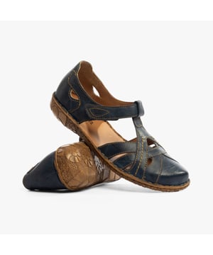 Josef Seibel ROSALIE 29 Sandalias para Mujer Azul Oscuro

* Material Superior: Cuero
* Material del Forro: Cuero
* Material de la Suela: PU
* Cierre/Sujeción: Cierre de Velcro
* Características: Comodidad, Ligereza
* Ancho del Zapato: Regular
* Peso del Artículo: 0.4 KG
* Altura del Tacón: Plano (Menos de 2.5cm)
* Estilo de Sandalia: Punta Cerrada
* Caja de Regalo: No
* Código del Producto: 79529-95505