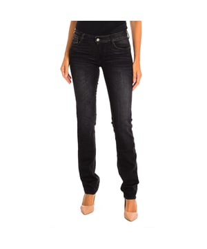 Long Jeans Le temps des Cerises.
 denim color
 It is ideal for multiple combinations and different occasions.
 Main zipper and button closure.
 Two open pockets on the front.
 Back patch pockets.
 Belt loops.
 Seams seen in tone.

 Composition: 92% Cotton, 8% Elastane.

 -Machine wash at a maximum temperature of 40º.
 -Do not use a dryer.
 -Do not use bleach.
 -Iron temperature max. 110º.
 -Do not dry clean.
 Composition: 92% Cotton, 8% Elastane.
 Care:
-Machine wash at a maximum temperature of 40º.
 -Do not use a dryer.
 -Does not use bleach.
 -Iron maximum temperature 110º.
 -Do not dry clean.