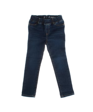 These girls' jeggings offer maximum comfort with their elastic waistband, which is easily adjusted without the need for a closure.

 The design includes 5 pockets in total, replicating the classic style of jeans, but with the flexibility and lightness of leggings.

 Perfect for a practical and modern look, it combines the functionality of jeans with the comfort of a stretch garment, ideal for everyday use.
 Composition: 77% Cotton, 21% Polyester, 2% Elastane
 Care:
- Machine wash cold.
 - Use similar colors in the wash.
 - Avoid the use of bleaches.
 - Dry at low temperature in the dryer.
 - Iron at low temperature.
 - Do not dry clean.