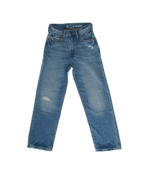 Straight cut boys jeans, designed to offer a classic and comfortable fit.

 Crafted from a durable denim fabric, these jeans feature a traditional five-pocket design and a zip fly.

 Light distressed details add a modern, laid-back feel, while the straight leg cut provides an easy, versatile fit.

 Ideal for everyday use, they combine style and durability, making them a staple item in any child's wardrobe.
 Composition: 100% Cotton
 Care:
- Machine wash cold.
 - Use similar colors in the wash.
 - Avoid the use of bleaches.
 - Dry at low temperature in the dryer.
 - Iron at low temperature.
 - Do not dry clean.