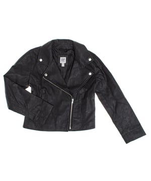 GAP girls' motorcycle jacket, made of imitation leather material that provides a modern and daring style.

 Its classic design includes an asymmetrical front zipper that gives it a distinctive touch, as well as wide lapels with snap buttons that highlight its rebellious character.

 The two front pockets with zippers not only add functionality, but also a decorative element that enhances the style of the garment.

 With a slim fit and finished sleeves, this jacket is a versatile and comfortable option to complete any look with a touch of attitude and personality.
 Composition: Exterior: 100% Viscose; Lining: 100% Polyurethane; Interior: 100% Polyester
 Care:
- Gently wipe with a damp cloth.
 - Avoid the washing machine and dryer.
 - Do not iron.