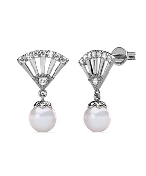 Samenstelling: Messing Afwerking: Rhodium geplateerd Steensoort: Oostenrijks kristal Aantal stenen (st.): 16 Steenkleur: Kristal Lengte (mm): 18,6