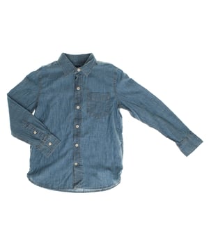 Boy's shirt made of lightweight denim, perfect for a casual yet stylish look.

 The classic pointed collar and button-front closure add a sophisticated touch, while the long sleeves add versatility, making it ideal for any season.

 The patch pocket on the chest not only adds a functional detail, but also an element of style.

 With a comfortable and relaxed fit, this shirt is ideal for pairing with jeans or trousers, offering a fresh and modern look for everyday wear.
 Composition: 100% Cotton
 Care:
- Machine wash cold on delicate cycle.
 - Use mild detergents.
 - Use dryer at low temperature.
 - Iron at low temperatures.
 - Do not dry clean.