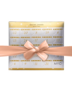 Samenstelling: Messing Afwerking: 18k verguld met roségoud Soort steen: Oostenrijks kristal Afwerkingskleur: Roségoud Afmetingen (mm): 230 x 205 Aanvullende informatie: Deze adventskalender bestaat uit 5 paar oorbellen, 11 kralen voor bedelarmbanden, 1 bedelarmband, 1 armband, 5 hangers aan kettingen, 1 ketting met nylondraad. De oorbellen zijn geschikt voor oren met gaatjes. Een geopende doos kan niet worden geretourneerd of geruild.