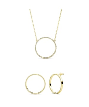 Samenstelling: Messing Afwerking: 18k verguld Steensoort: Oostenrijks kristal Aantal stenen (stuks): 188 Steenkleur: Kristal Diameter oorbellen (mm): 26 Lengte ketting (mm): 400 +50