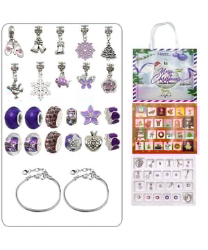 Composición: Acero inoxidable Acabado: Baño de rodio Tipo de piedra: Cristal austriaco Color piedra: Cristal Observaciones: Este calendario de adviento está compuesto por: 10 charms, 12 cuentas y 2 pulseras. Cualquier caja abierta no podrá ser devuelta ni cambiada. El calendario mide: 20 x 26 cm. Viene con una adorable bolsa: 21 x 26 cm.