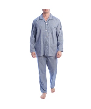 Kisses&Love men's pajamas. Classic men's pajamas made from premium poplin fabric!

 This men's pyjama set combines a long-sleeved shirt and long trousers. Made from soft, breathable materials, it ensures comfort all night long. Ideal for autumn/winter due to its length but also suitable for use all year round, this set offers a perfect balance between style and comfort for a restful night's sleep.

 Exclusive designs and a variety of prints: Men's pajamas are available in different colors of stripes and checks, allowing you to choose between different styles that reflect your personality and taste. From vibrant colors to softer ones, each pajama offers a unique and special touch.

 Easy Care & Durability: Made from durable cotton, the men's cotton pajamas are easy to machine wash and maintain their softness, color and shape wash after wash. This easy maintenance ensures that the pajamas remain a favorite item in your wardrobe, offering durability and practicality over time, especially during the colder seasons.

 Men's pajamas, the perfect gift for Mother's Day, anniversary, Christmas, New Year, birthday, and much more!

 Choose style, quality and comfort with Kisses&Love!
 Composition: 100% Cotton
 Care:
- Wash at max temperature. 30º.
 - Do not use bleach.
 - Do not use a dryer.
 - Iron at low temperature max. 110º.
 - Do not dry clean.