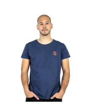 De kleurcombinatie is een must in Superb en voor dit seizoen komt de basis Logoheart met meer gedurfde combinaties.

Samenstelling:
100% katoen
Zorg:
Wassen op maximum temperatuur van 30º.
Strijken op lage temperatuur.
Je kunt een droger gebruiken.
Gebruik geen bleekmiddel.