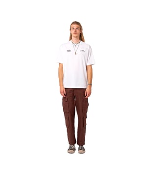Übergroßes T-Shirt

 Wir helfen Ihnen, aus dem psychoaktiven Schrank herauszukommen oder einen neuen Job als Kunstkurator zu beginnen. Unser T-Shirt besteht zu 100 % aus Bio-Baumwolle, was bedeutet, dass es nicht nur dazu beiträgt, dass Sie cool und respektlos aussehen, sondern auch die Umwelt schont.

 Seien Sie Teil der neuen Revolution #RetroRevolution

 Eigenschaften:

 T-Shirt
 Übergroßer Schnitt
 Weit geschnittener Rundhalsausschnitt
 Überschnittene Ärmel


 Komposition:
 100 % gekämmte Bio-Baumwolle
 Gewicht 180
 Komposition: 100 % gekämmte Bio-Baumwolle
 Pflege:
Bei maximaler Temperatur 30 °C waschen.
 Bei niedriger Temperatur bügeln.
 Sie können einen Trockner verwenden.
 Benutzen Sie keine Bleiche.
